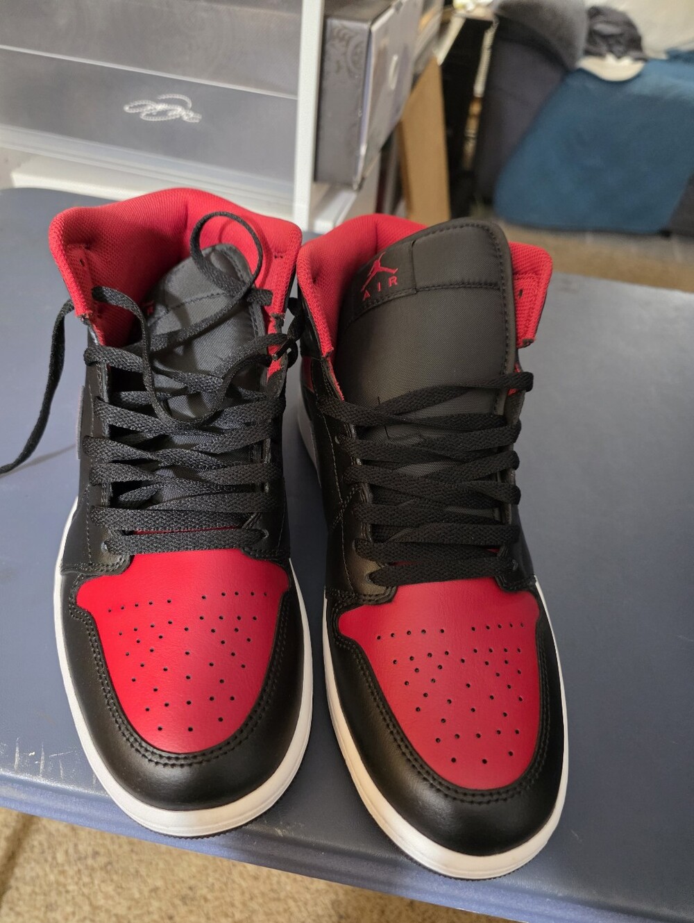 Men's Jordan 1 Mid Black & Red High-Top Athletic Sneakers Size 10.5m, New!